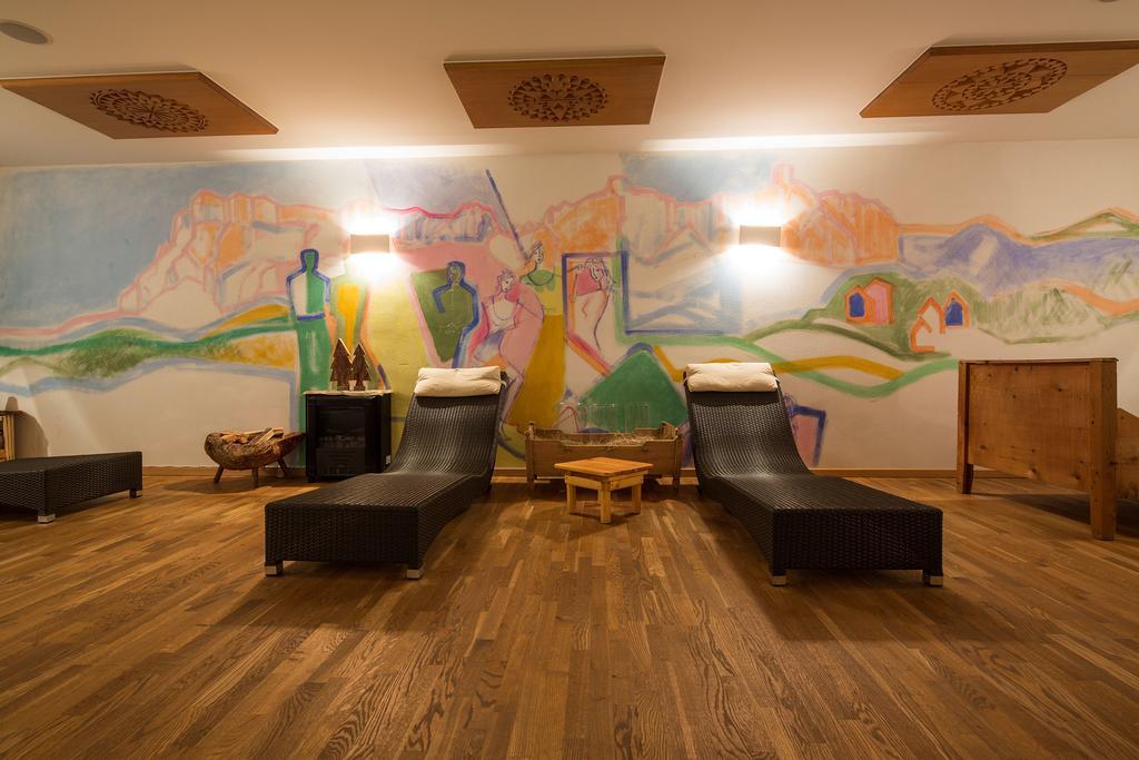 Hotel Rezia ลาวิลลา ภายนอก รูปภาพ
