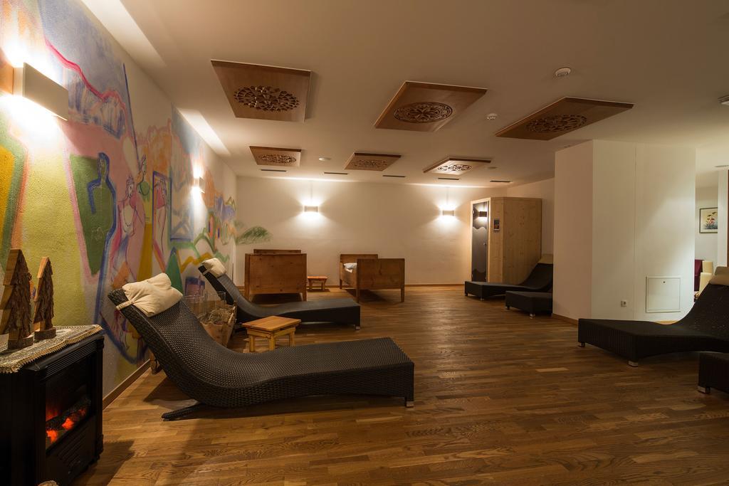 Hotel Rezia ลาวิลลา ภายนอก รูปภาพ